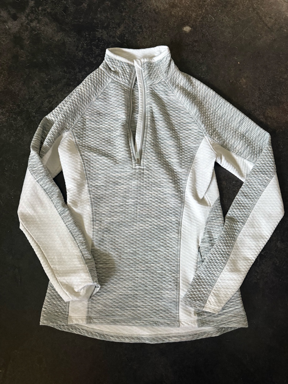 Athleta Snowscape 1/4 Zip Quilted Pullover Gray & White